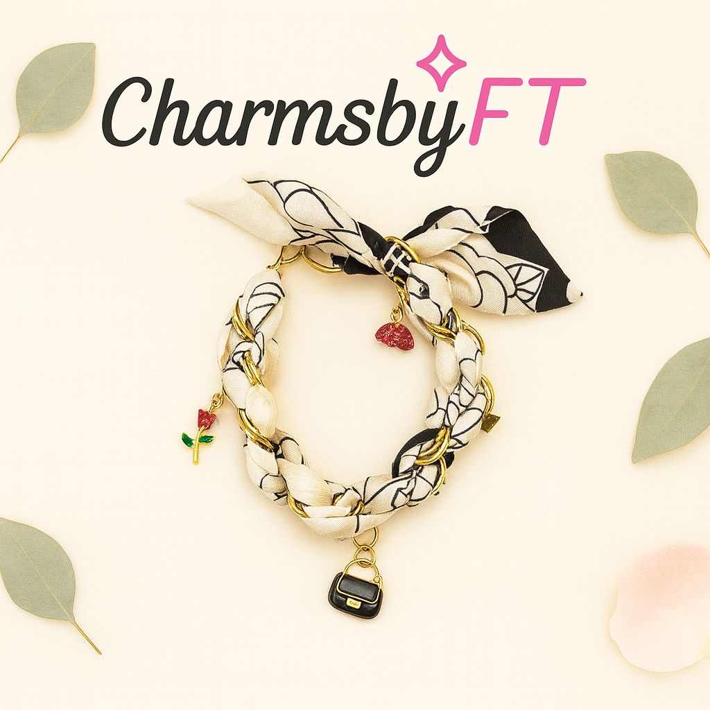 TASSENHANGER MET BEDELS - € 10,95