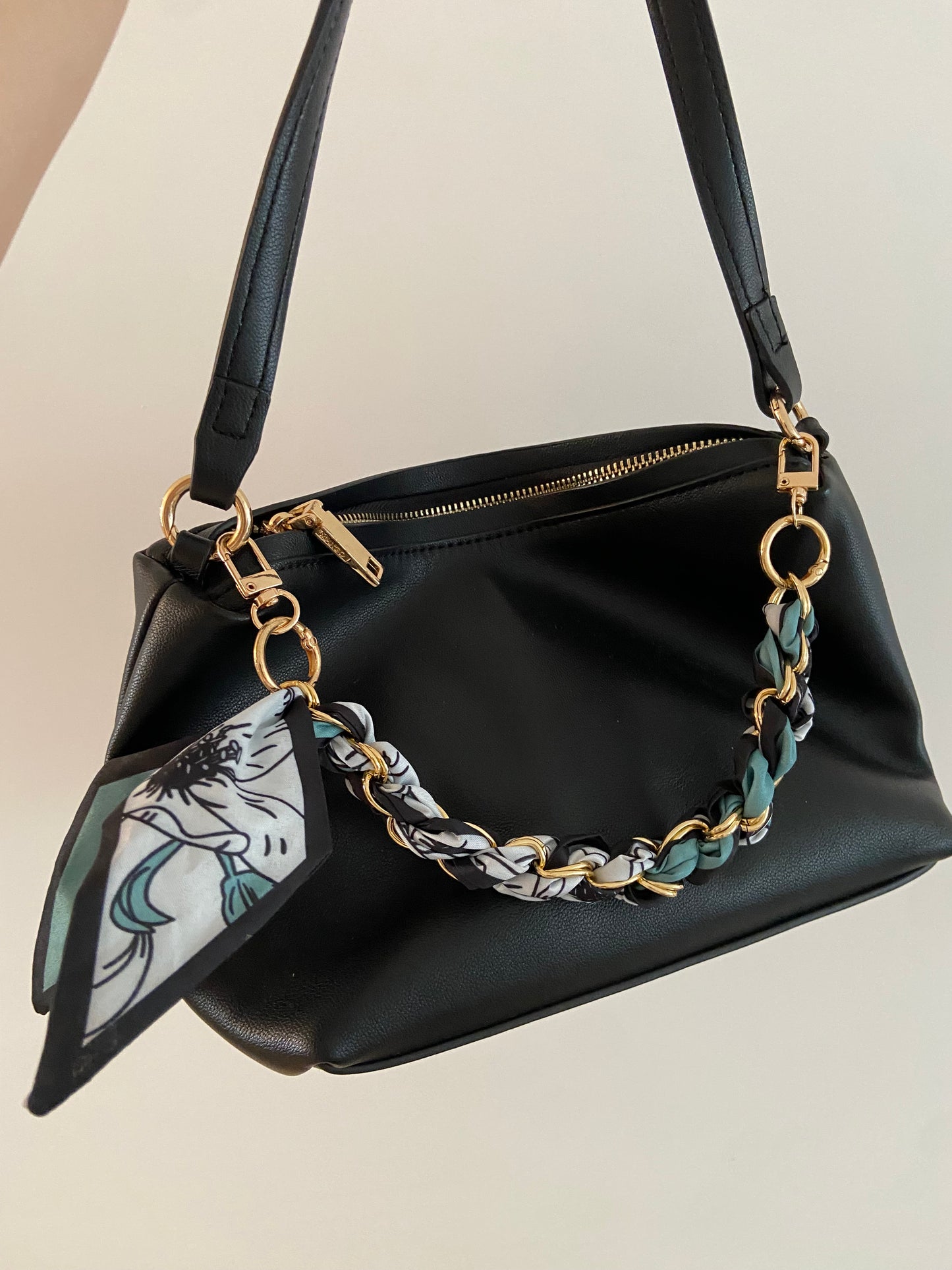 Multifunctionele tassenhanger €8,95